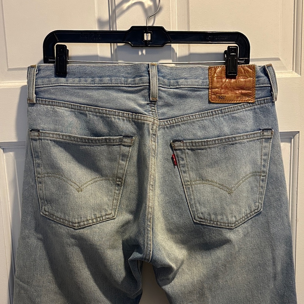 Levi's Classic Light Blue Straight Jeans